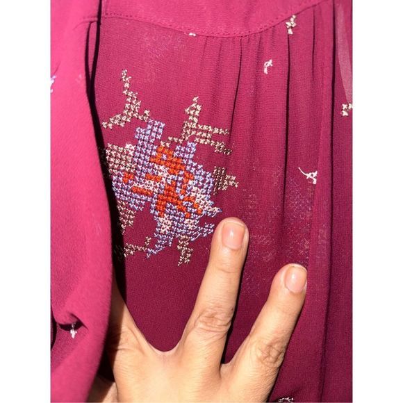 Ro & DE Women's Red W/ Green Blue Orange White Cross-stitch Accent Top,  M - Picture 4 of 7